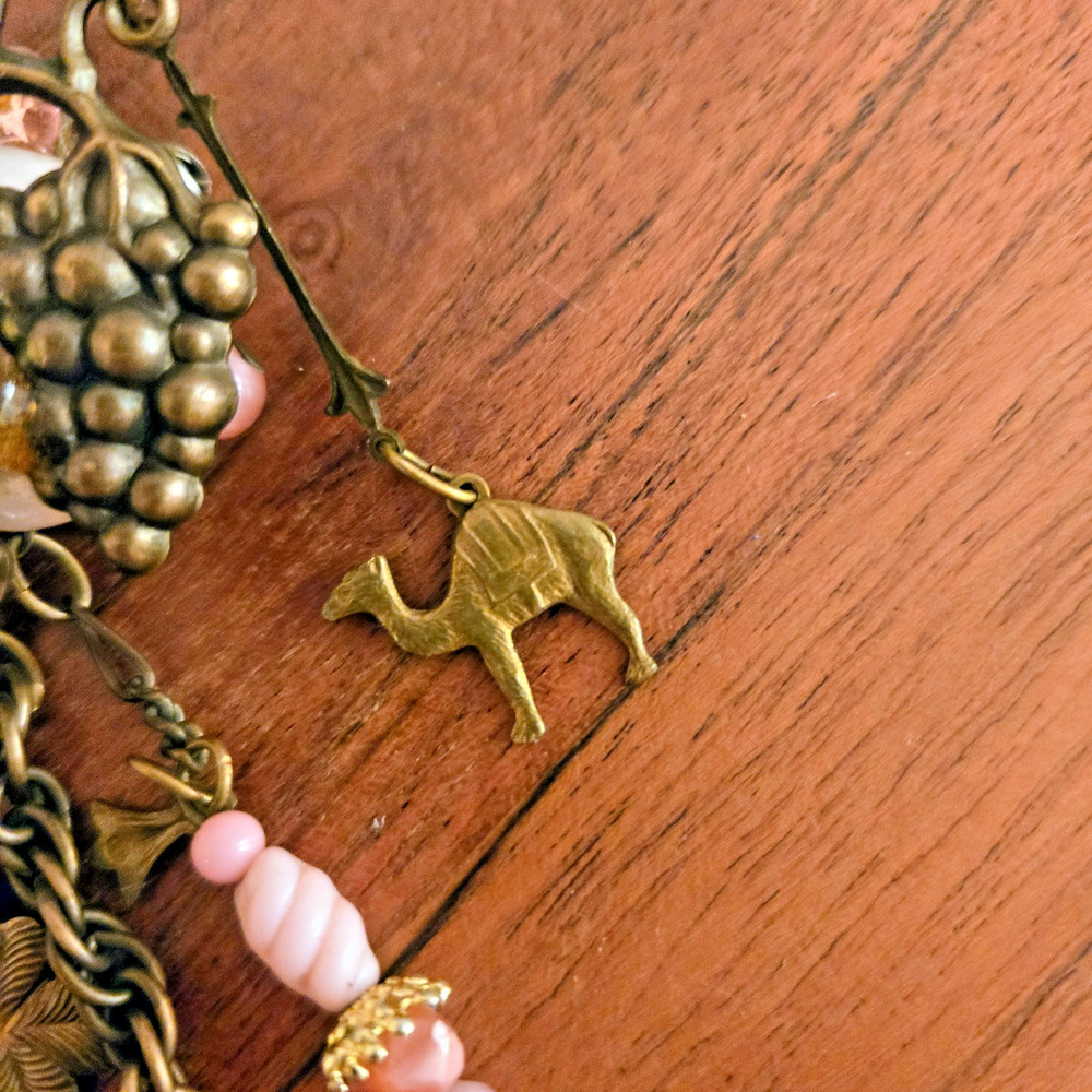 Vintage Lisa Carlson bronze dangle animal theme brooch with buttons pink beads - Picture 8 of 16
